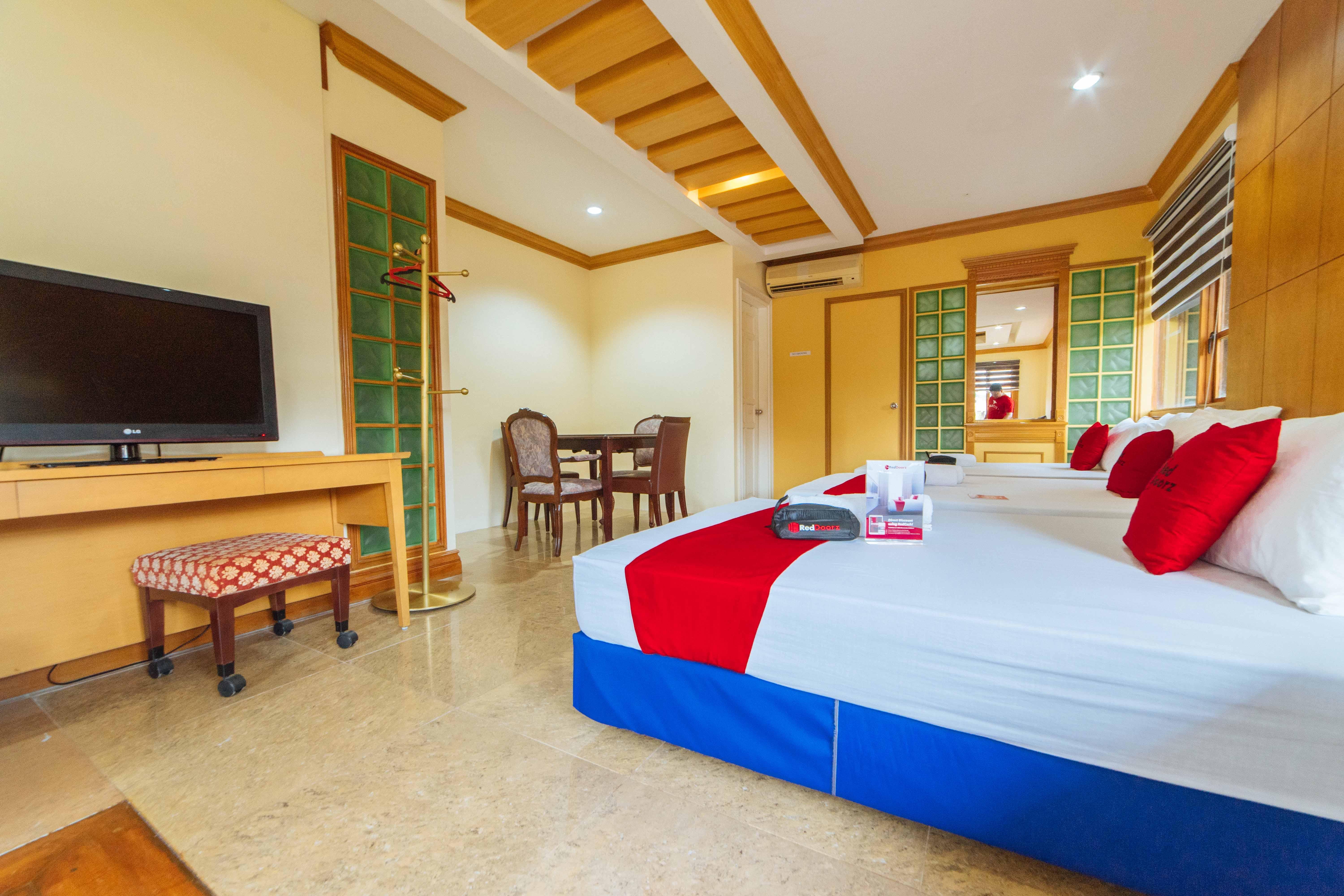Reddoorz Plus @ Starhomes Olivianville Tarlac City Eksteriør bilde