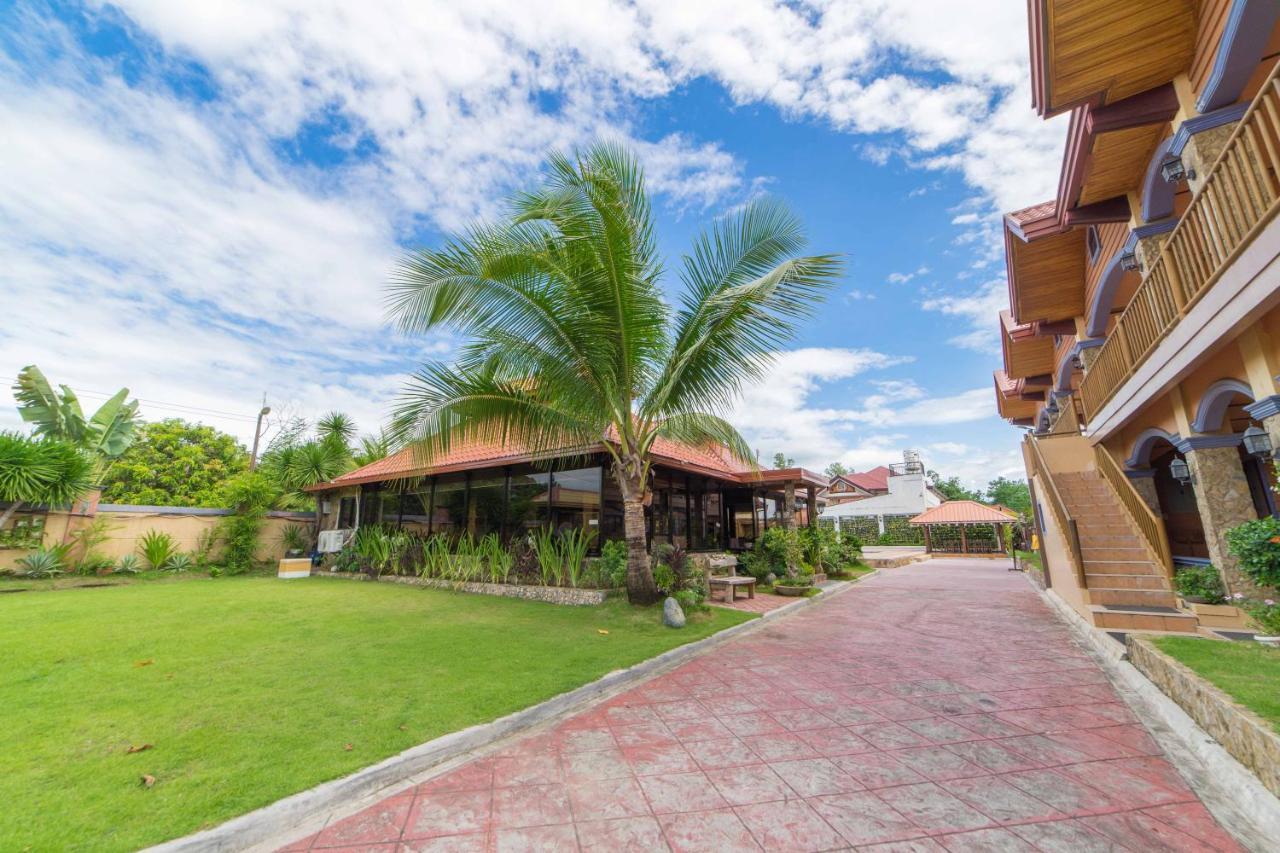 Reddoorz Plus @ Starhomes Olivianville Tarlac City Eksteriør bilde