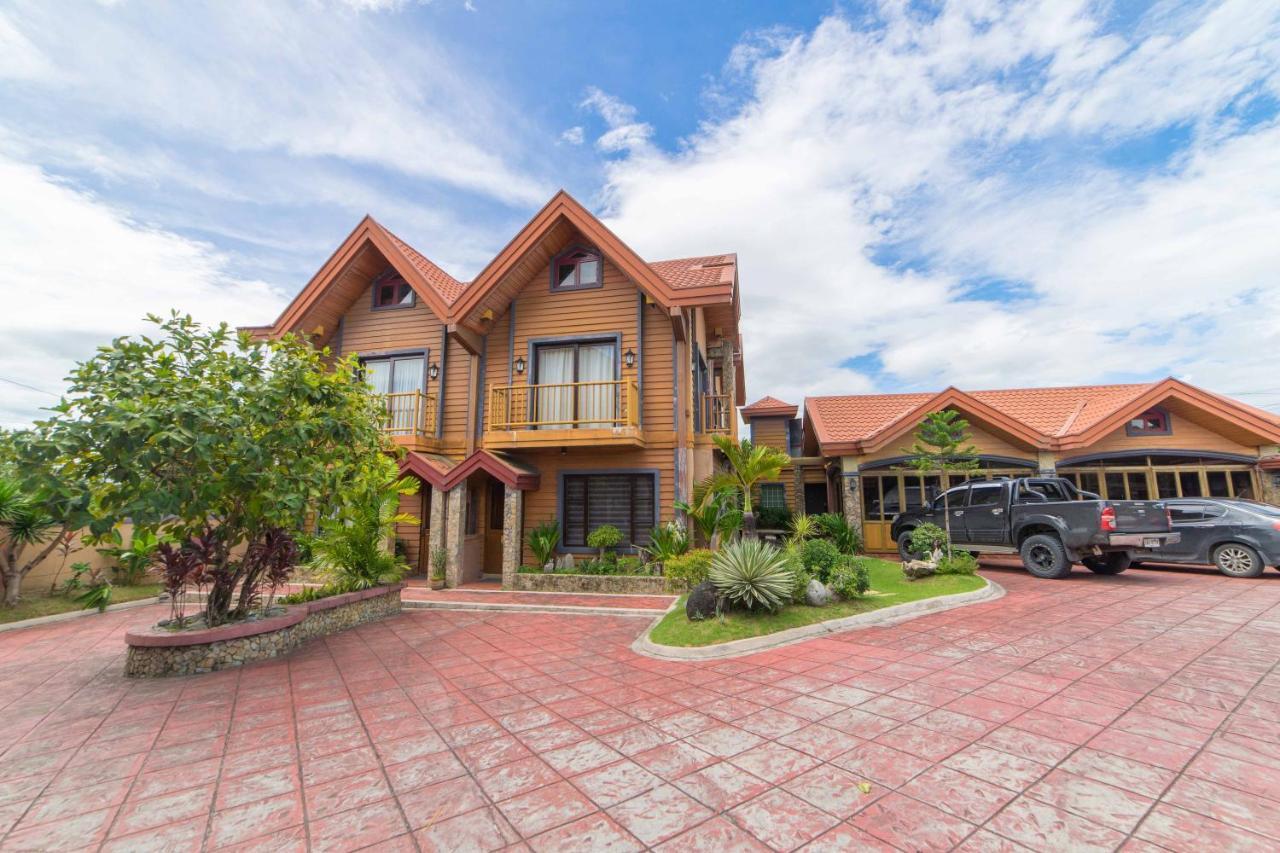 Reddoorz Plus @ Starhomes Olivianville Tarlac City Eksteriør bilde