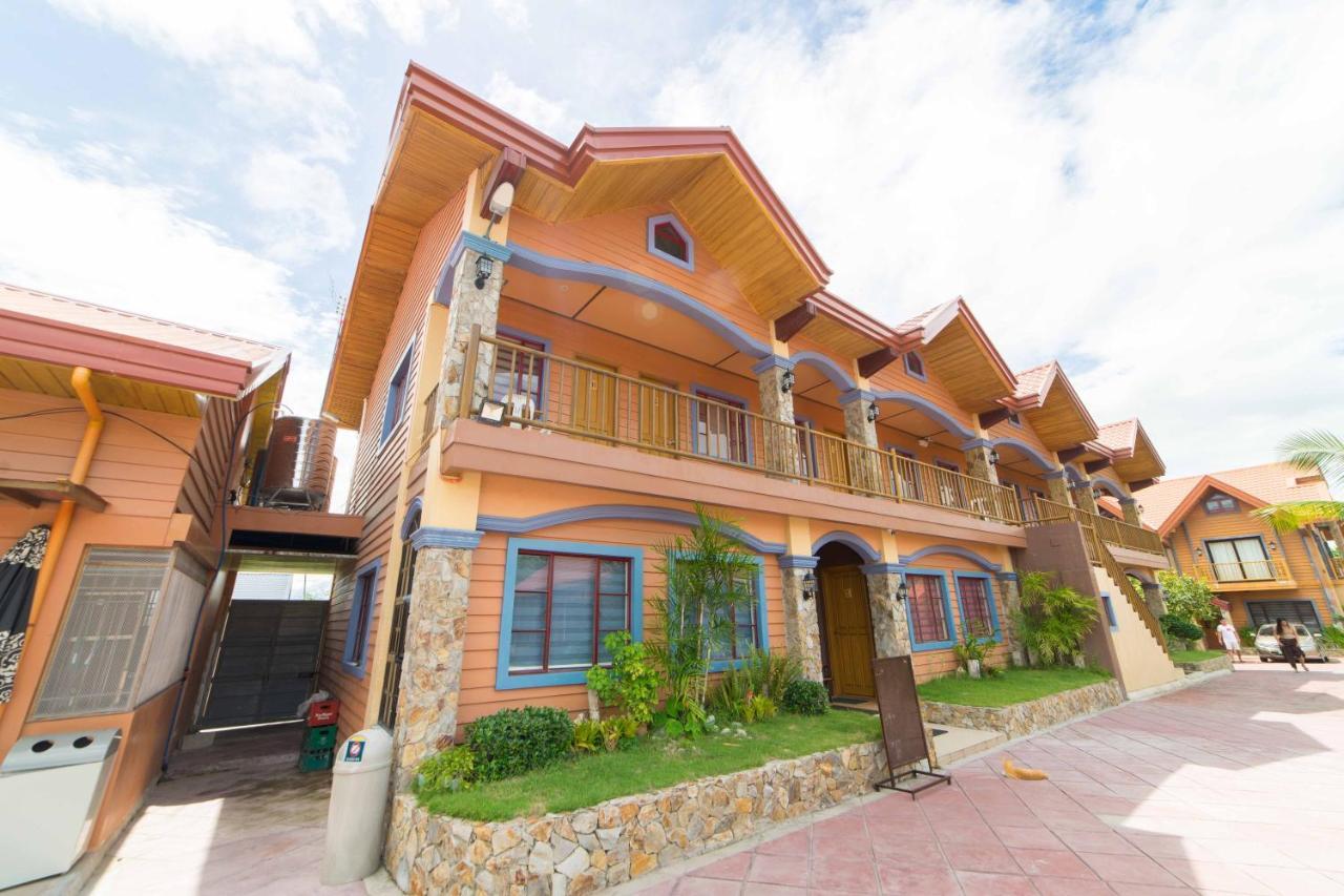 Reddoorz Plus @ Starhomes Olivianville Tarlac City Eksteriør bilde