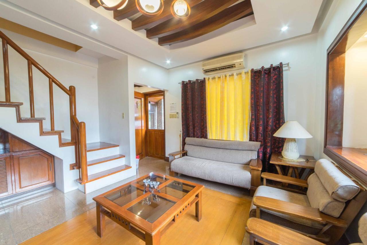 Reddoorz Plus @ Starhomes Olivianville Tarlac City Eksteriør bilde